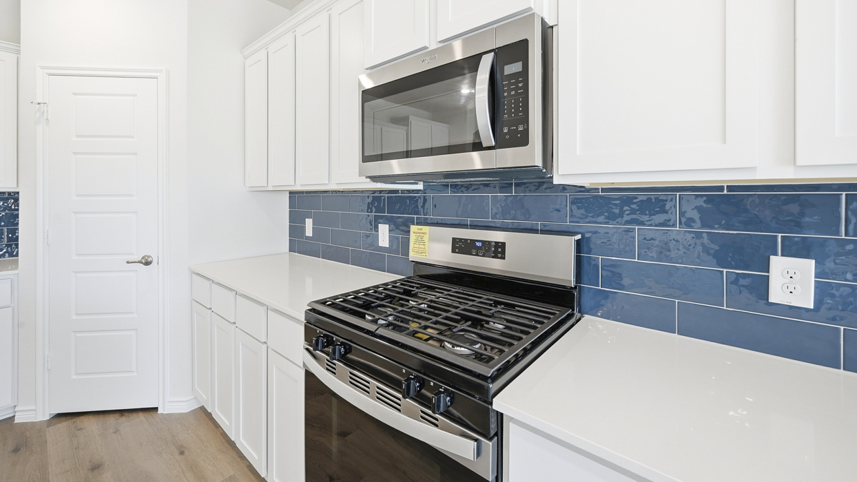 H229 Ivery Floorplan Kitchen Gallery Image-Silverado in Aubrey, Tx