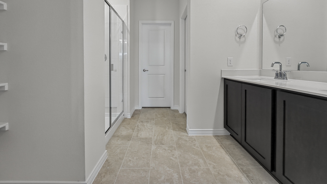 Copaiba Floorplan Bathroom Gallery Image - Silverado in Aubrey, TX