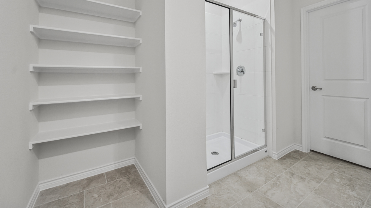 Copaiba floorplan Bathroom Gallery Image-Silverado in Aubrey, Tx