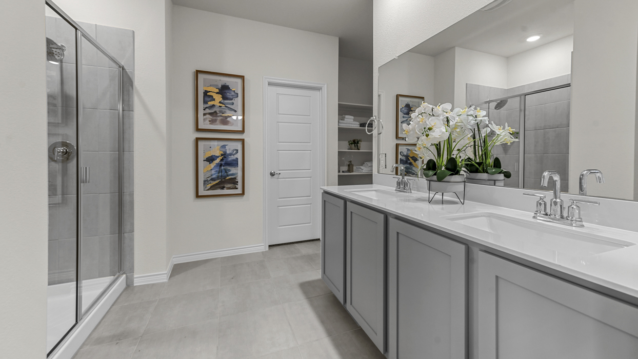 Tangerine floorplan Bathroom Gallery Image-Silverado in Aubrey, Tx