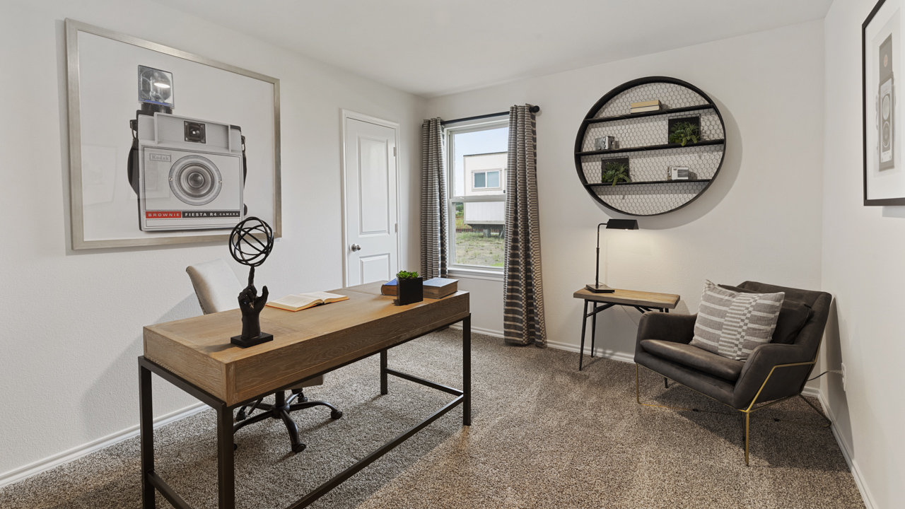 X40I Texas Cali floorplan bedroom gallery image - Chalk Hill in Celina TX