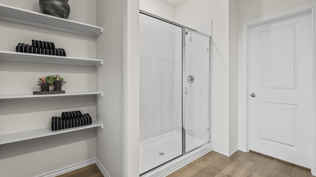 X40M Midland floorplan elevation F Bathroom Gallery Image - Chalk Hill in Celina TX