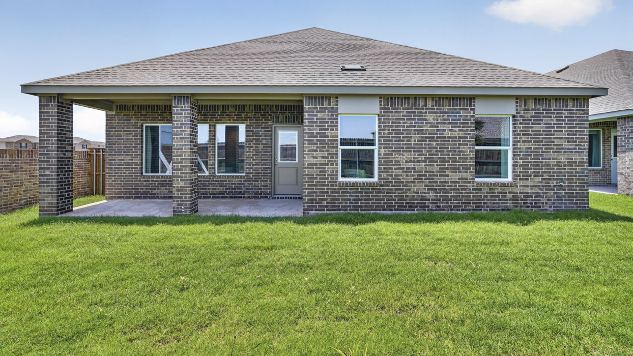 Ozark Floorplan Backyard Gallery Image-Whitewing Trails in Princeton, Tx