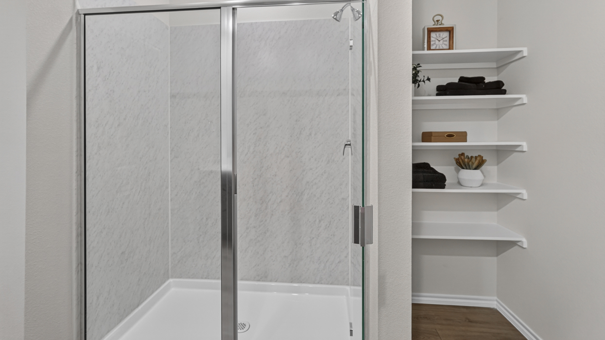 Ozark Floorplan Bathroom Gallery Image-Whitewing Trails in Princeton, Tx
