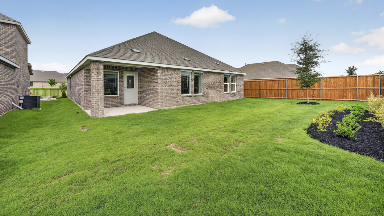Texas Cali Floorplan Backyard Gallery Image - Whitewing Trails in Princeton, TX