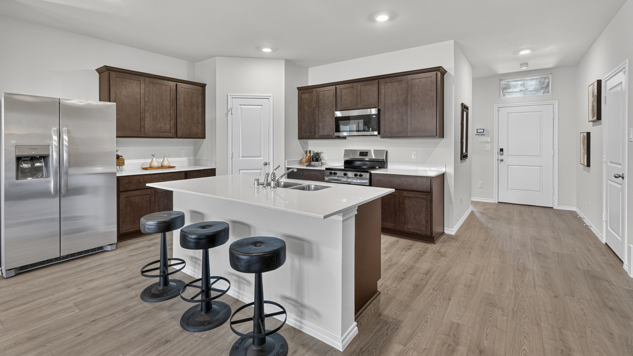 Ozark at 602 West Creek Fork Loop, Princeton, Texas: photo 2