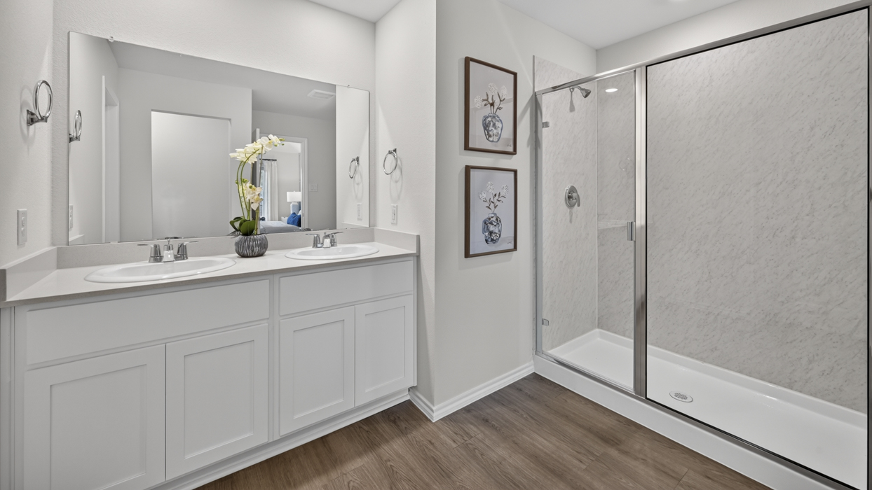 Texas Cali Floorplan Bathroom Gallery Image-Whitewing Trails in Princeton, Tx