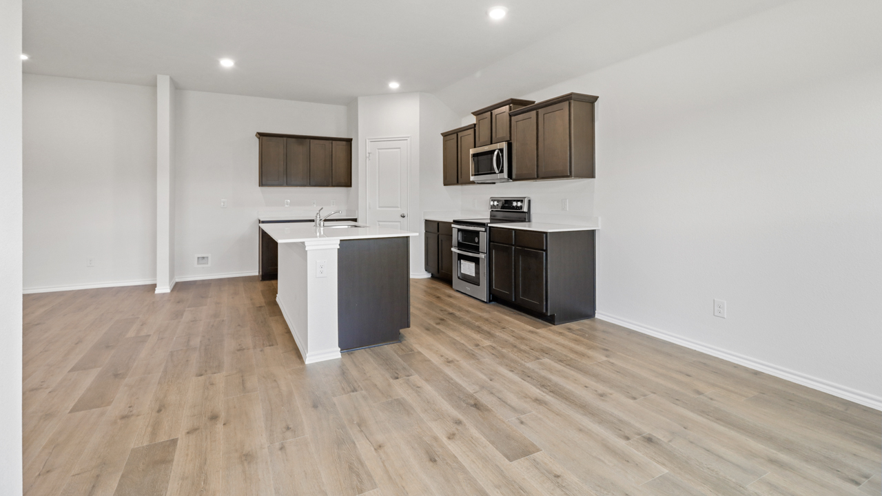 Dean Floorplan KItchen Gallery Image- Whitewing Trails in Princeton, TX