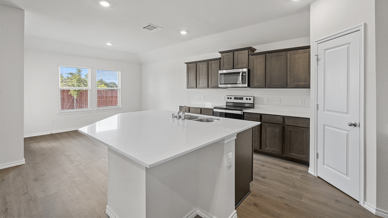 Frisco Floorplan Kitchen Gallery Image - Whitewing Trails in Princeton, TX