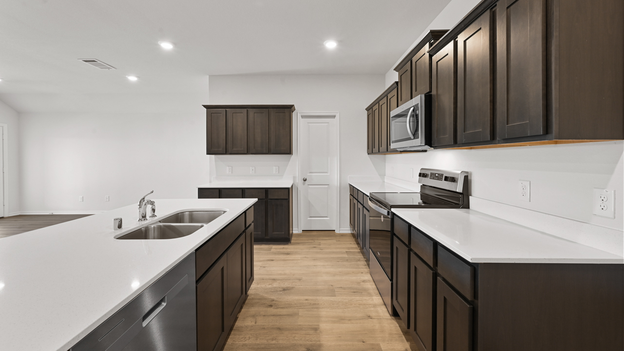 Holden Floorplan Kitchen Gallery Image-Whitewing Trails in Princeton, Tx