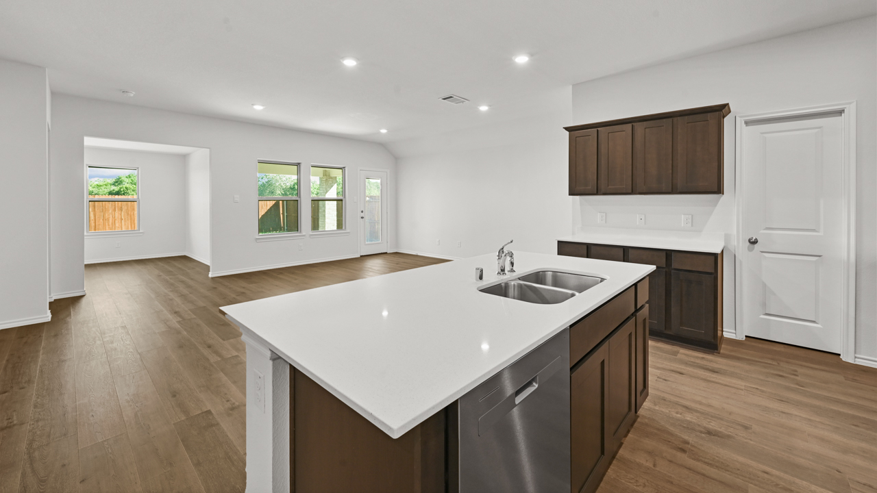 Holden Floorplan Kitchen Gallery Image-Whitewing Trails in Princeton, Tx