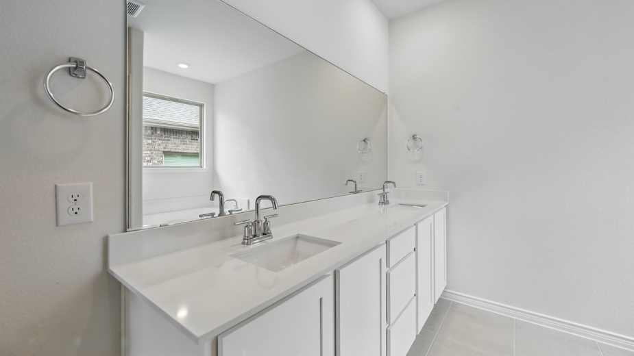 2054 Elevation F Bathroom Gallery Image -The Woods at Lindsey Place Anna TX