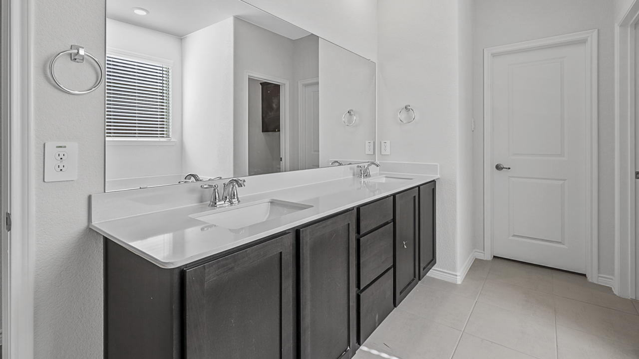 2868 Englewood floorplan Bathroom Gallery Image - the Woods at Lindsey Place in Anna TX