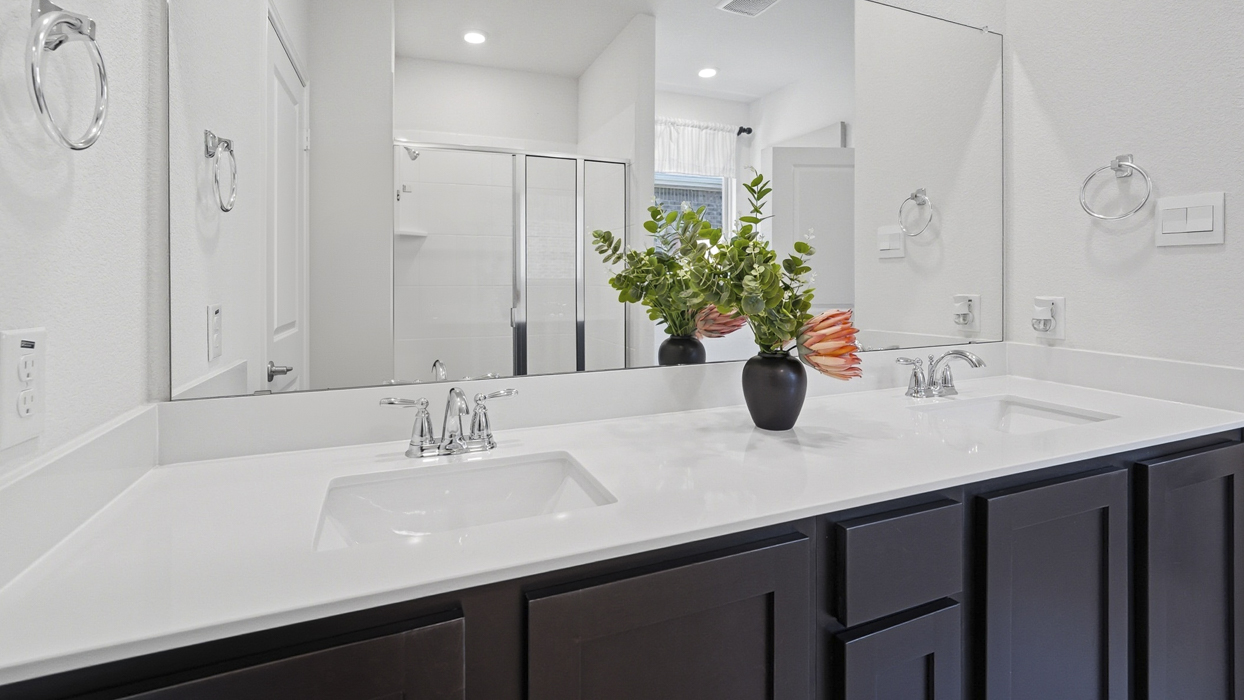 Evergreen Floorplan Bathroom Gallery Image-The Woods at Lindsey Place in Anna, Tx