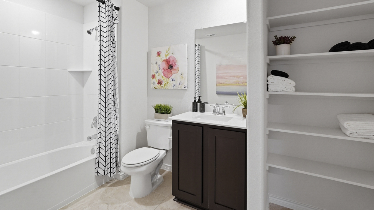Evergreen Floorplan Bathroom Gallery Image-The Woods at Lindsey Place in Anna, Tx