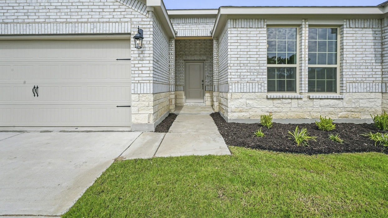 H50 E Echelon Floorplan Elevation B Exterior Gallery Image-The Woods at Lindsey Place in Anna, Tx