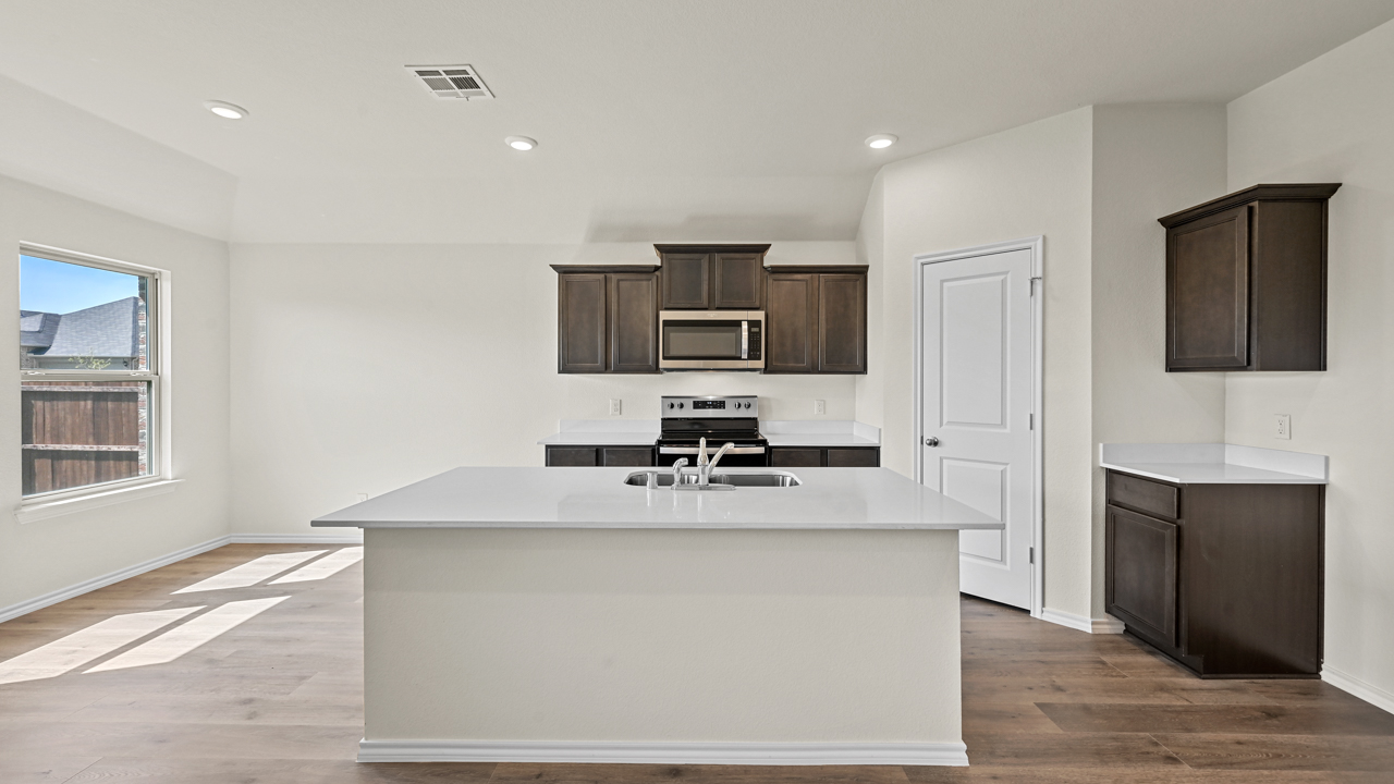 X40A Ashburn Kitchen Gallery Image Stuart Ridge in Denton Floorplan