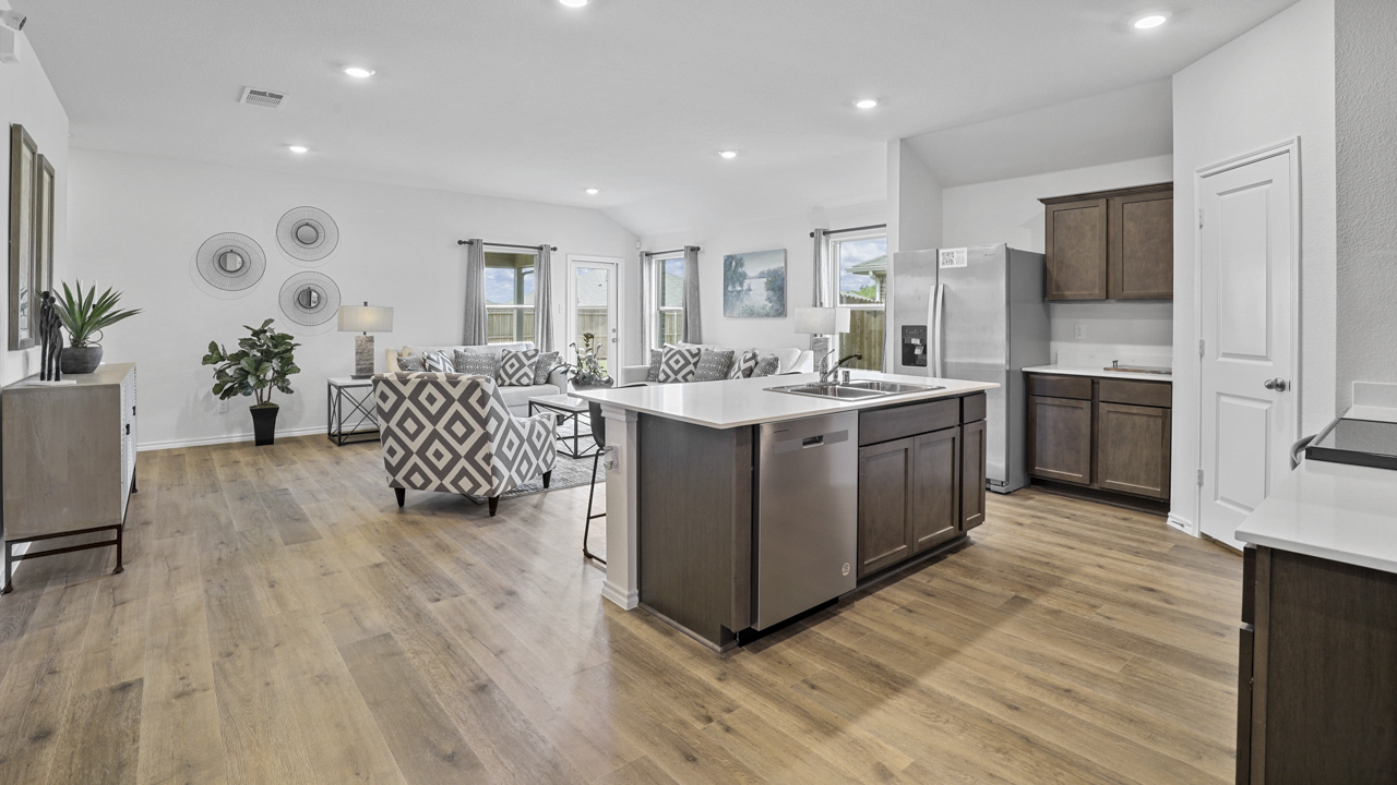 X40L Lakeway Plan Kitchen Gallery Image-Stuart Ridge in Denton, TX