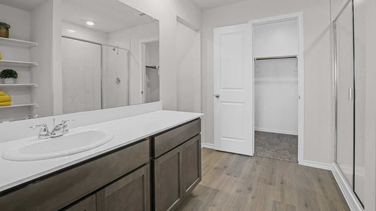 X40T Travis Plan Elevation B Exterior Bathroom Gallery Image-Stuart Ridge in Denton, TX