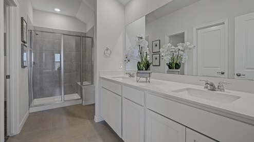 H106 Bentworth Bathroom Gallery Image-Sutton Fields in Aubrey, TX