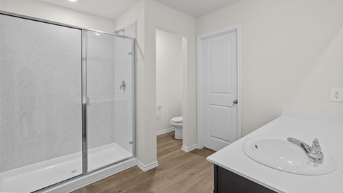 X40B Bellvue floorplan elevation R Bathroom Gallery Image - Ranger Crossing in Princeton TX