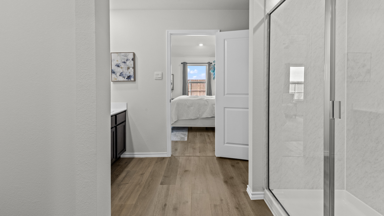 X40J / P40J Jayhawk floorplan bath gallery image - Windrose in Pilot Point TX