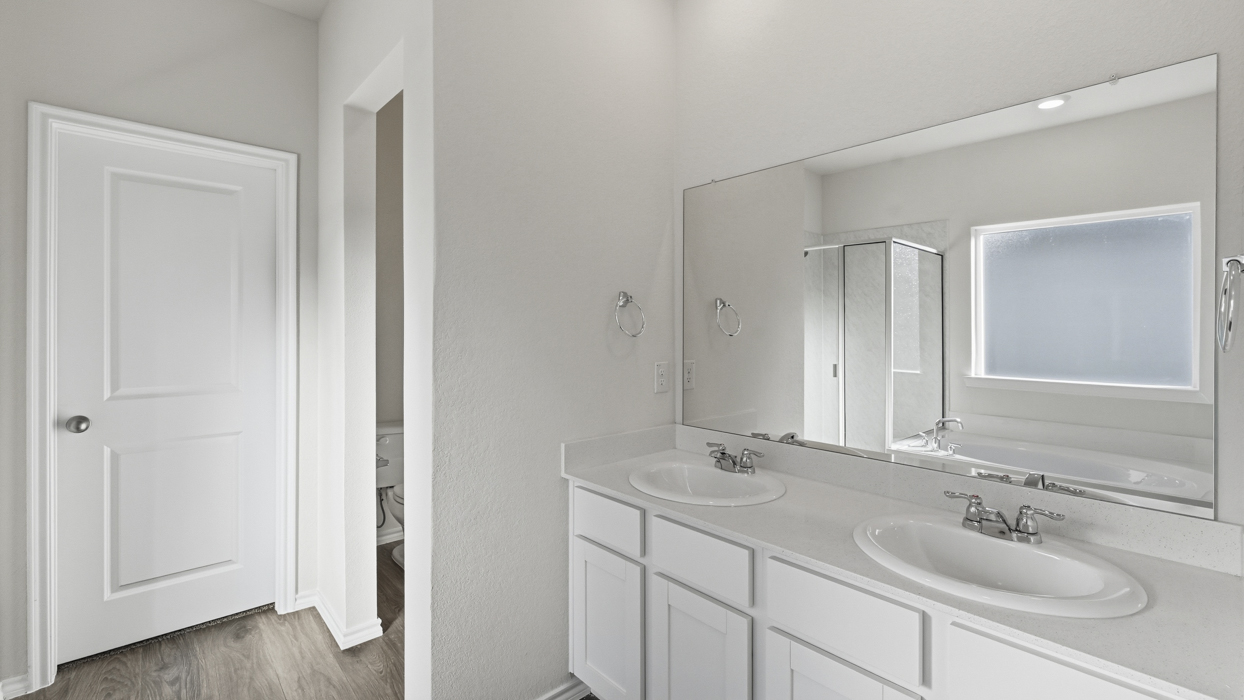 Mercury Floorplan Bathroom Gallery Image-Windrose in Pilot Point, TX