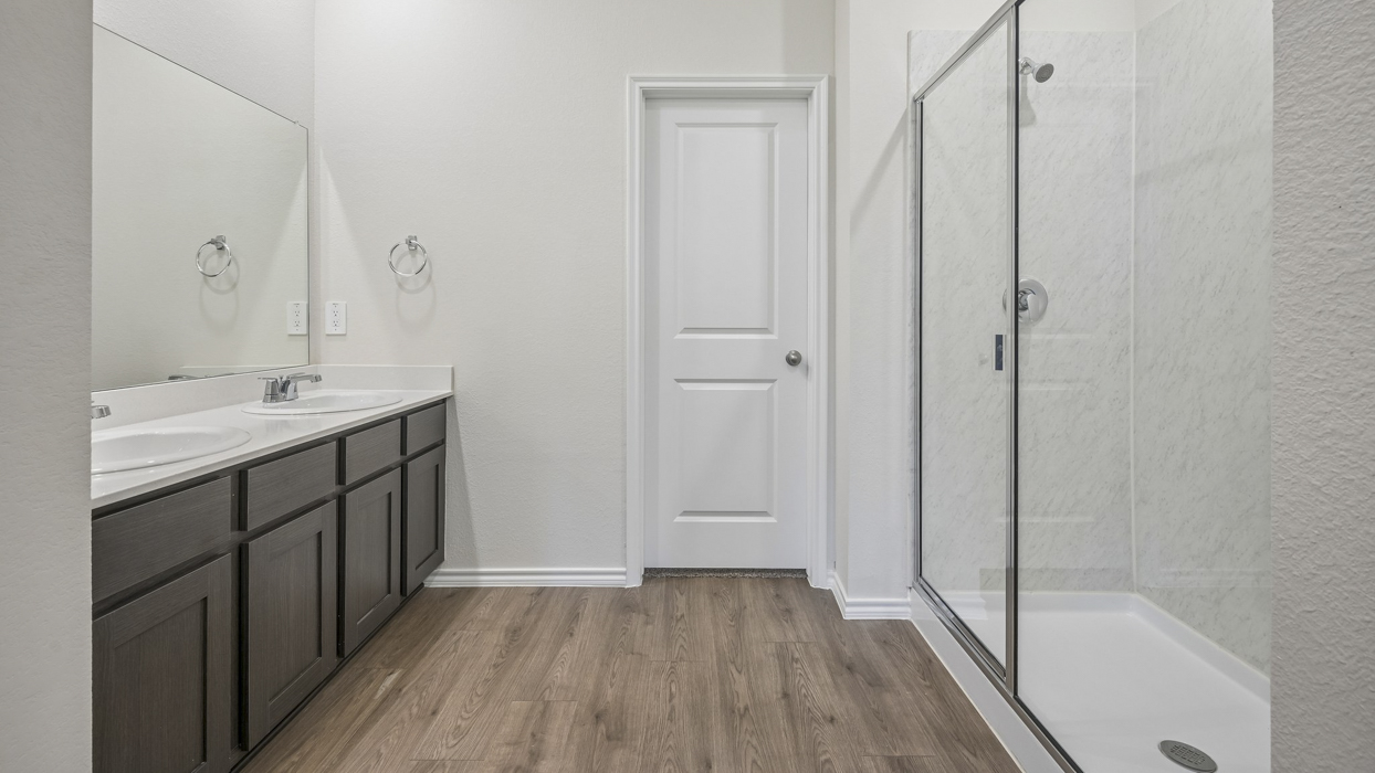 Oleo Floorplan Bathroom Gallery Image - Windrose in Pilot Point, TX