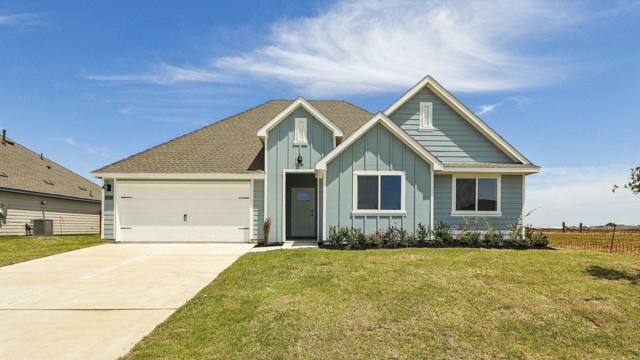 815 Snowdrop Dr exterior
