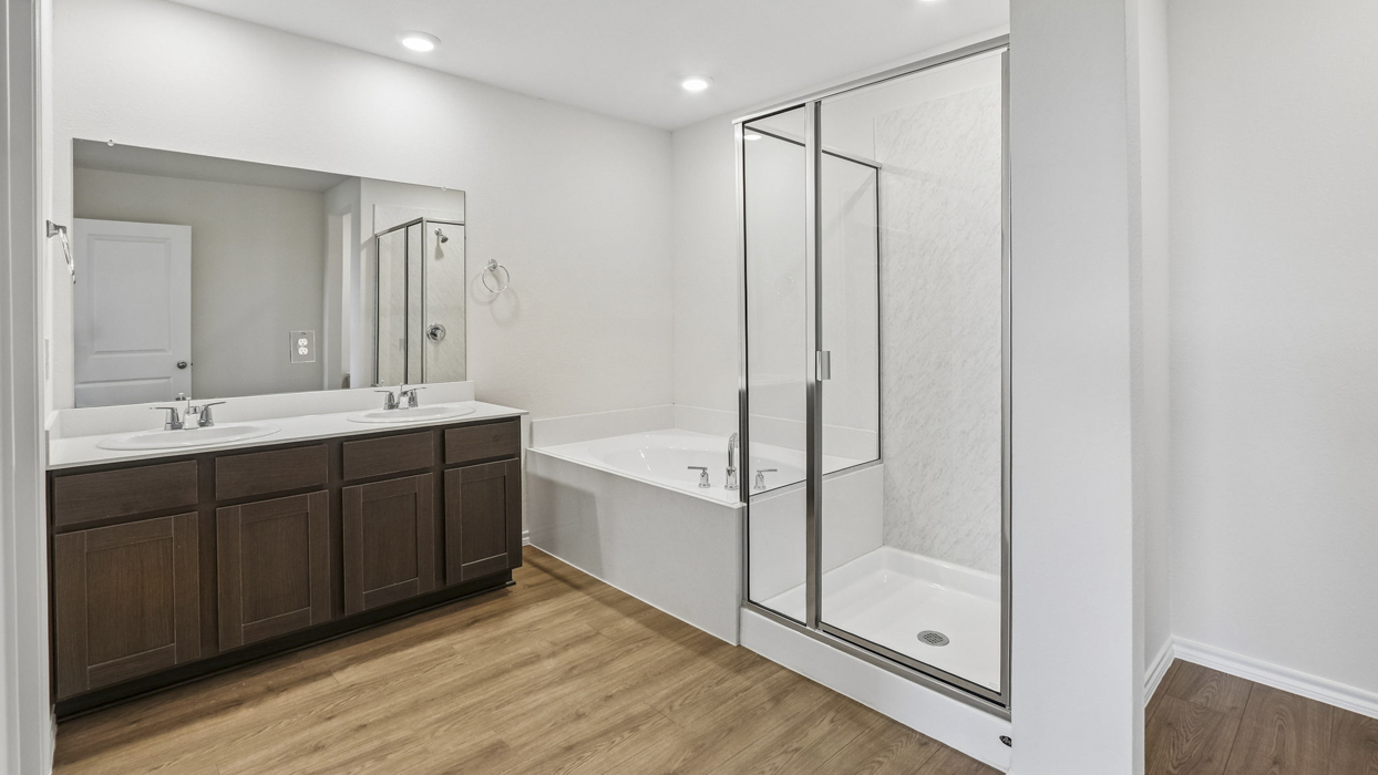 Daurian Floorplan Bathroom Gallery Image - Windrose in Pilot Point, TX