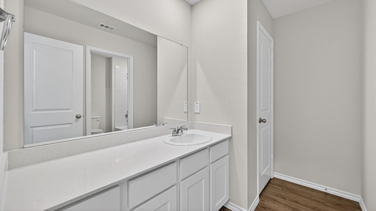 Fiedor Floorplan Bathroom Gallery Image-Windrose in Pilot Point, Tx