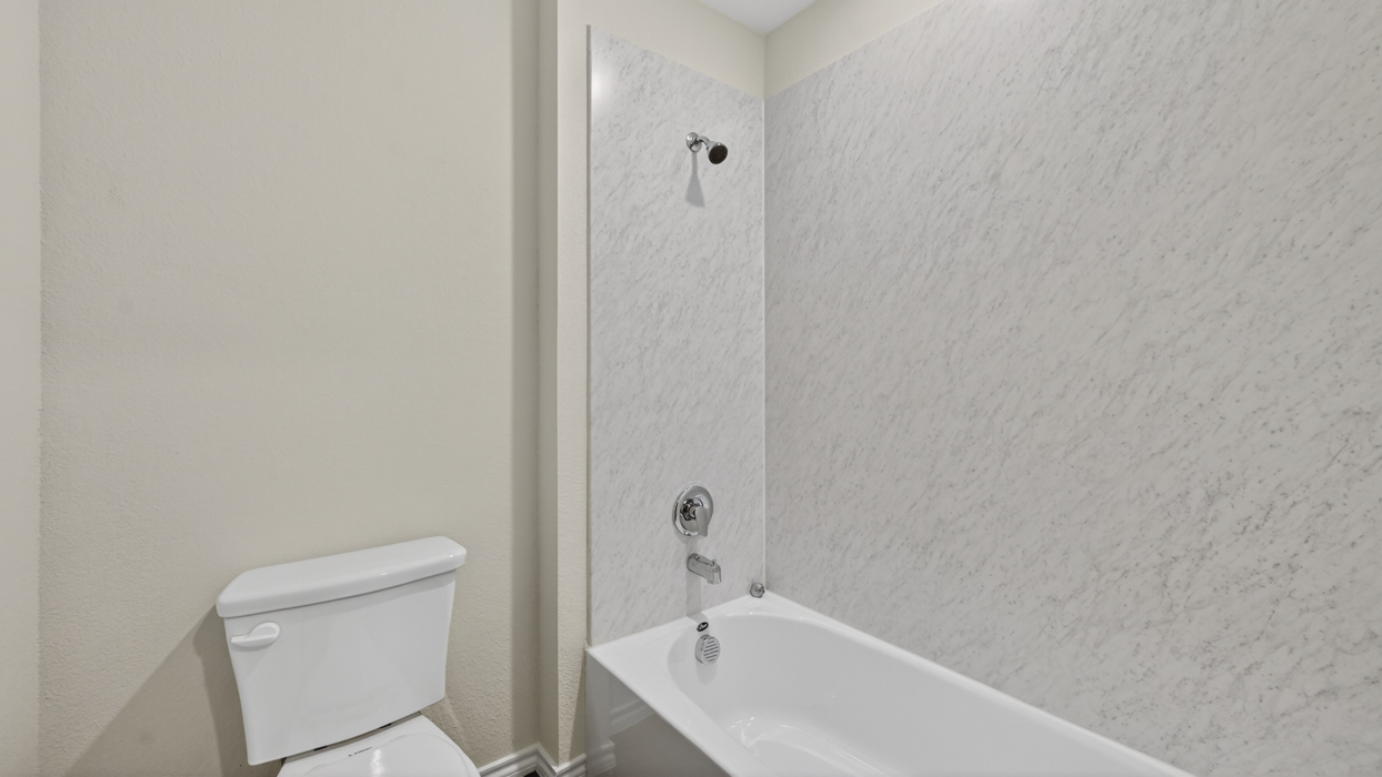 Gail Floorplan Bathroom Gallery Image - Windrose in Pilot Point, TX