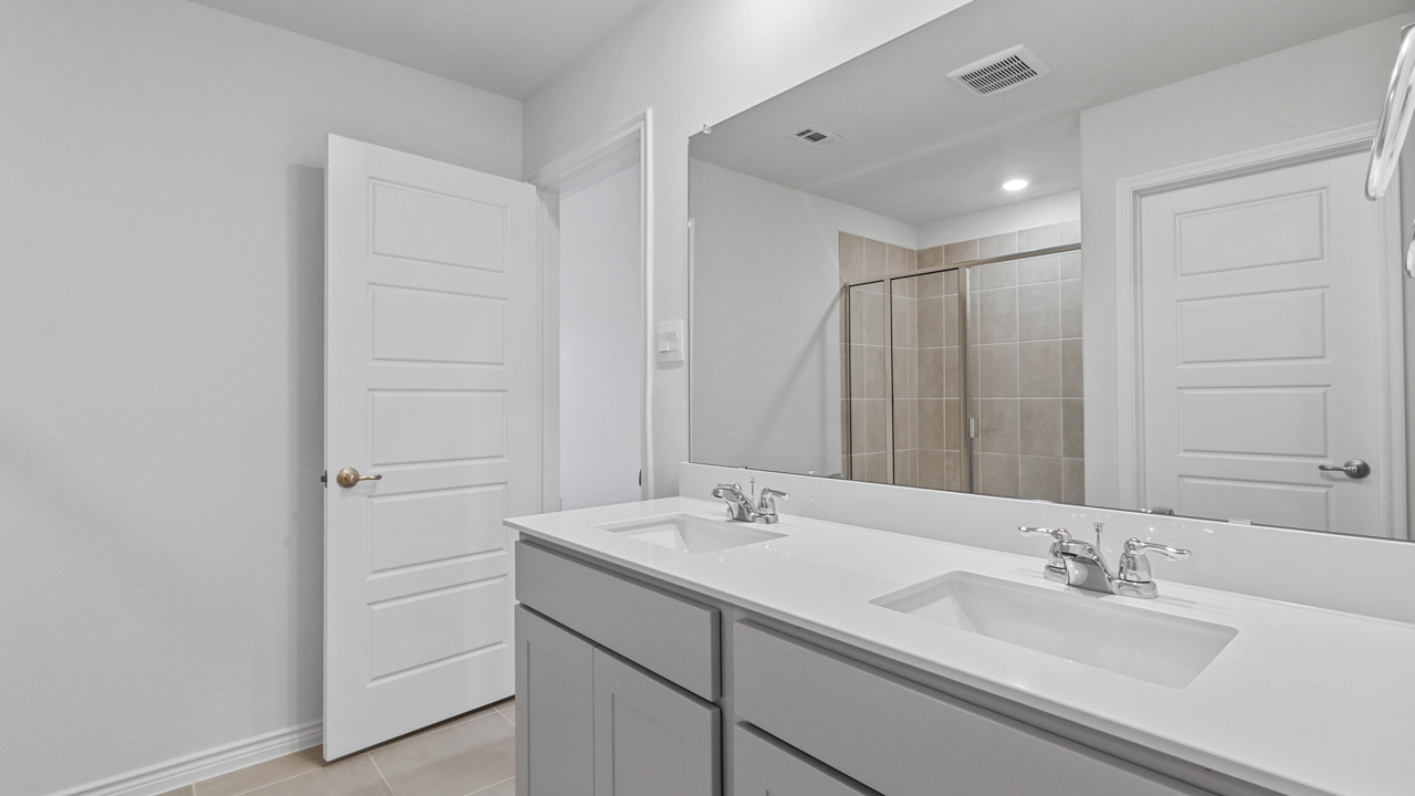 Brookshire floorplan Bathroom Gallery Image-Winchester Crossing in Princeton, TX