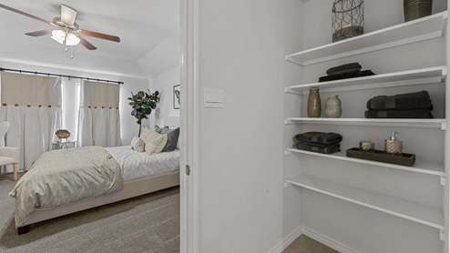 720 Gallop - H40I Ingleside floorplan bathroom gallery image - Winchester Crossing in Princeton TX