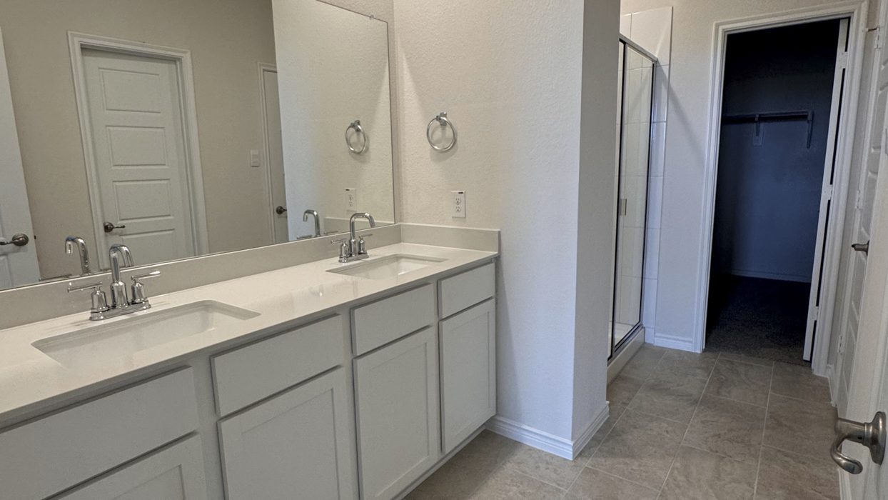H204 Medbourne Floorplan Bathroom Gallery Image - Lilybrooke at Legacy Hills in Celina, TX