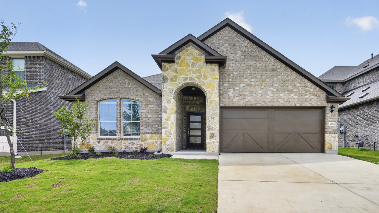 2456 Eagle Mountain Way exterior