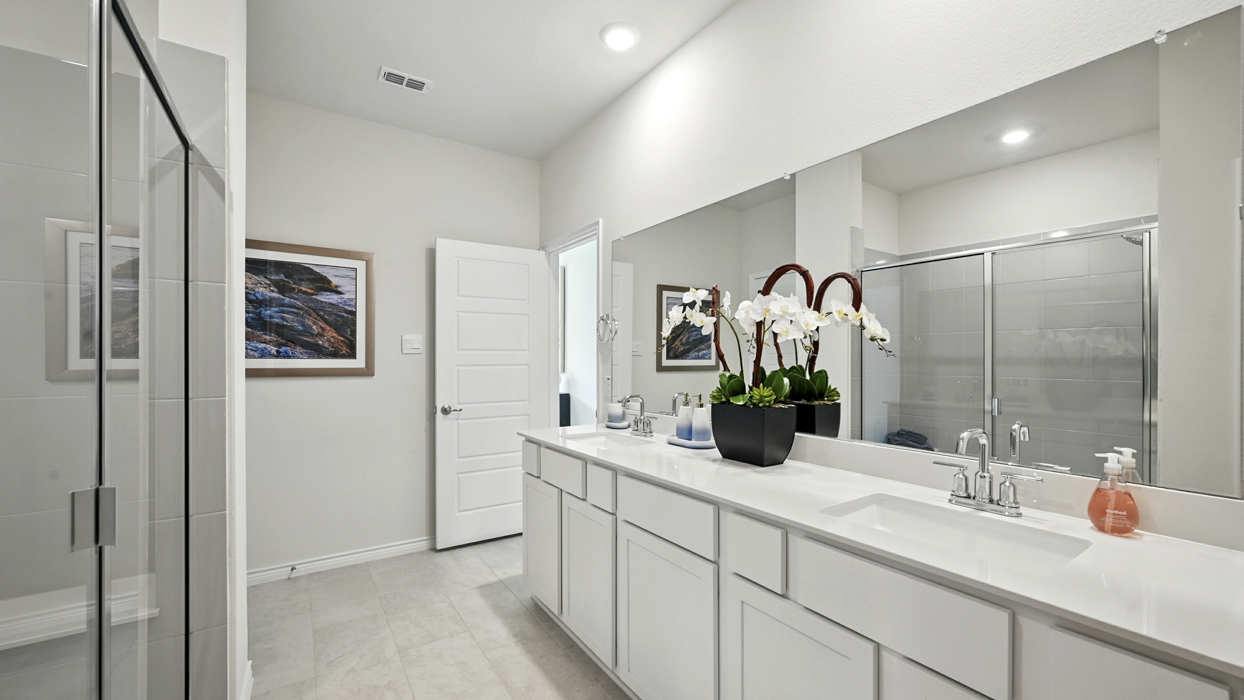 Bastrop Floorplan Elevation E Bathroom Gallery Image - Lilybrooke at Legacy Hills in Celina, TX