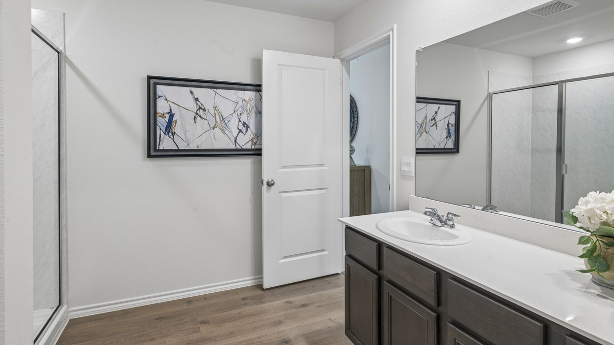 X40B Bellvue floorplan Bathroom gallery image - Three Oaks in Sherman TX