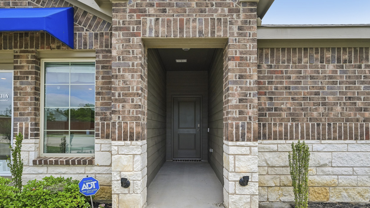 X40B Bellvue floorplan exterior gallery image - Three Oaks in Sherman TX