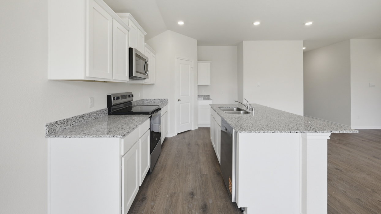 X40B Bellvue Floorplan Kitchen Gallery Image-Three Oaks in Sherman TX