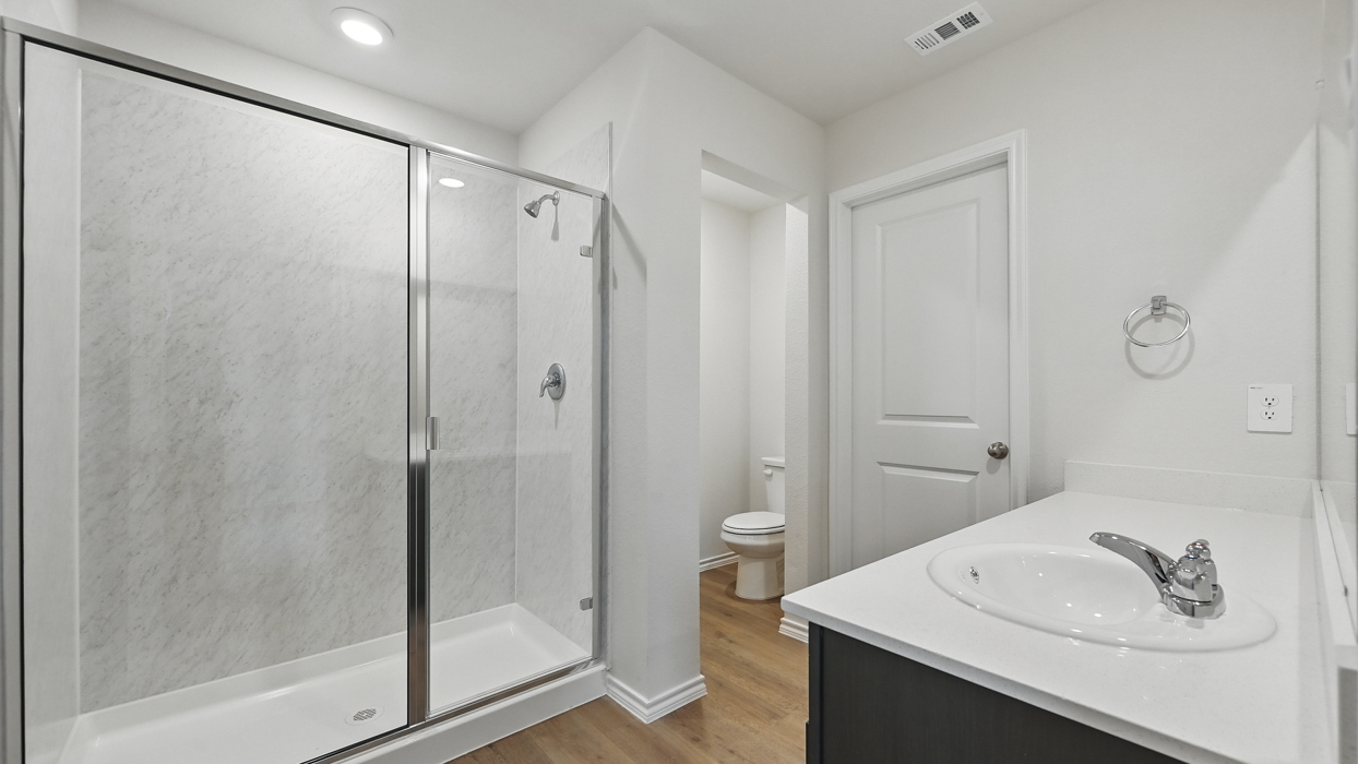 X40A Ashburn Floorplan Elevation A Bathroom Gallery Image - Three Oaks in Sherman, TX