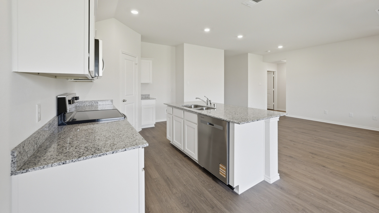 X40B Bellvue Floorplan Kitchen Gallery Image-Three Oaks in Sherman TX