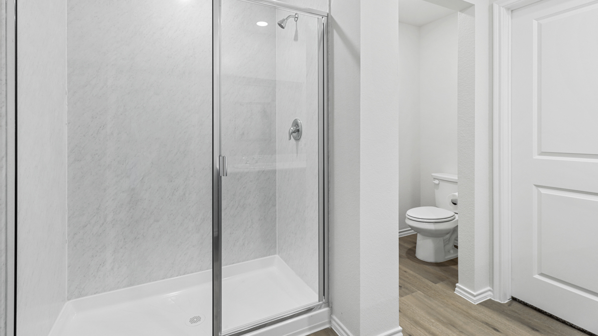 X40Z Zavalla floorplan main bath gallery image at Three oaks in Sherman TX