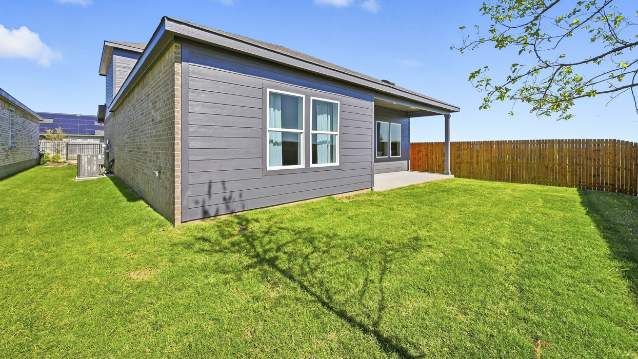 Murray Backyard Gallery Image-Sweetwater Springs in Sherman, TX