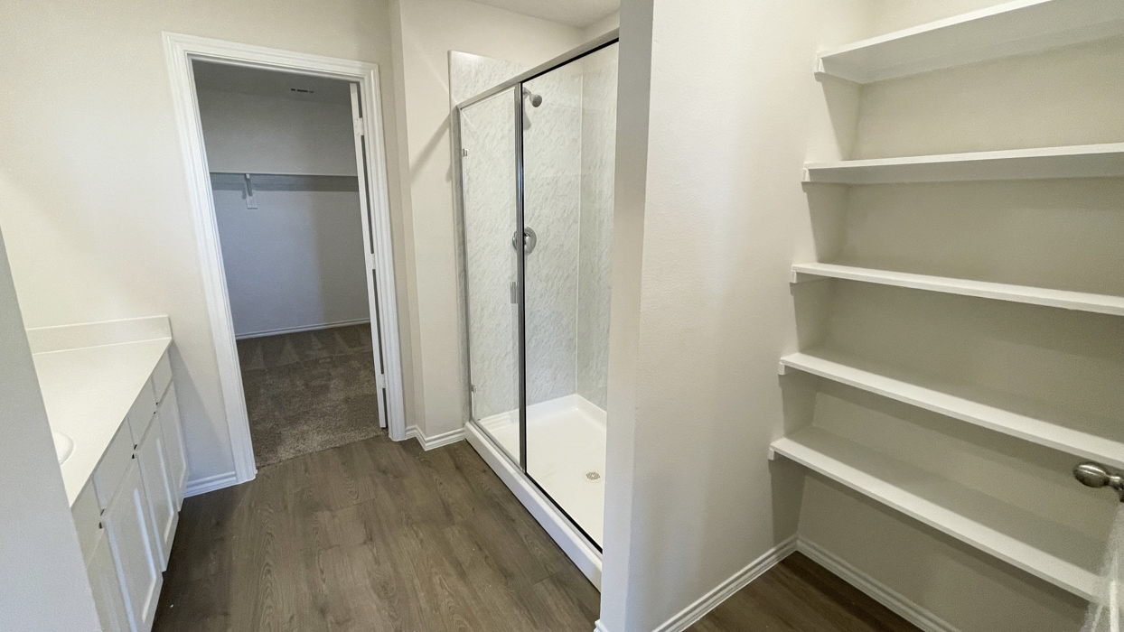 Clarke Floorplan Bathroom Gallery Image-Sweetwater Springs in Princeton, Tx