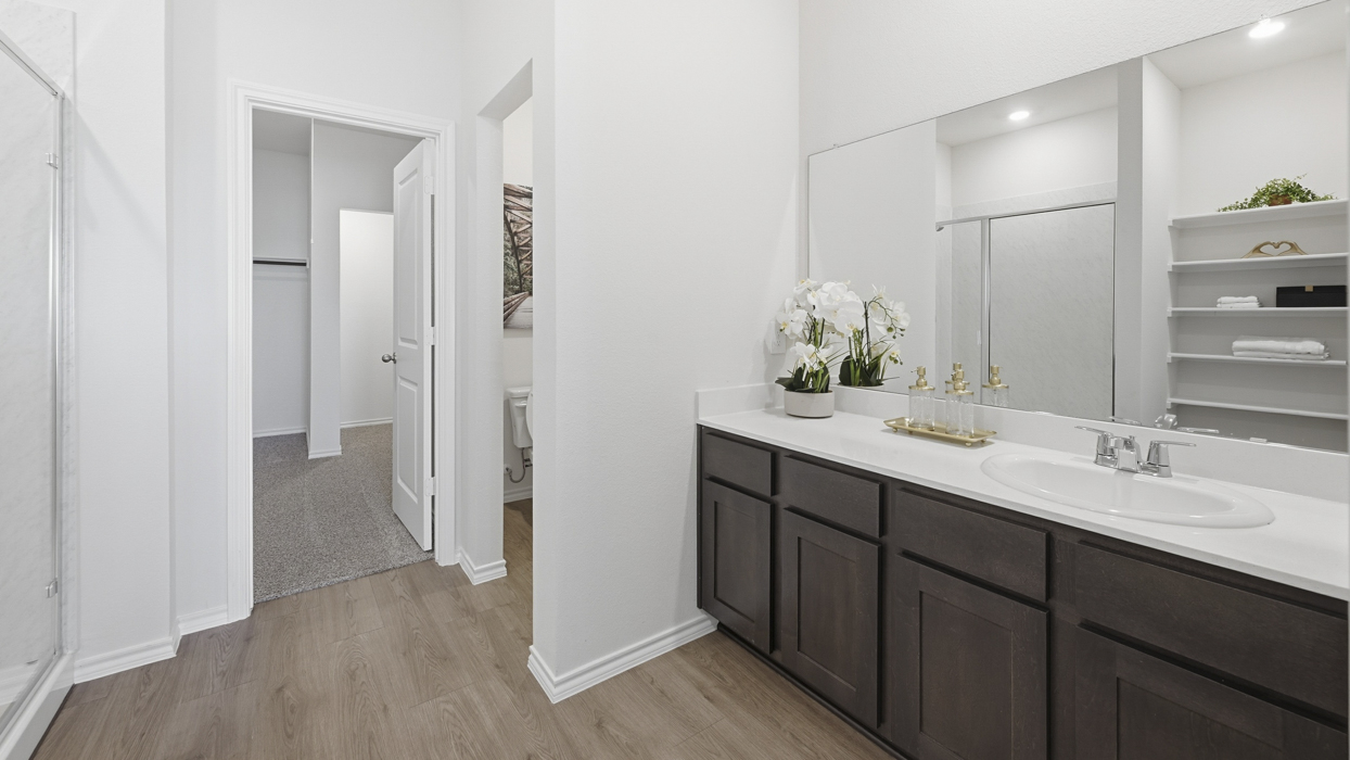 Murray Floorplan Elevation B Bathroom Gallery Image - Sweetwater Springs in Sherman, TX