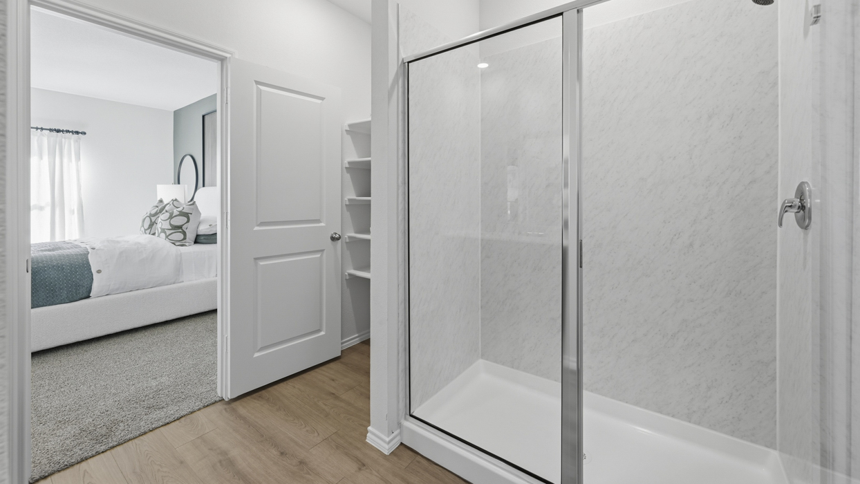 X35M Murray Floorplan bathroom Gallery Image - Sweetwater Springs in Sherman TX