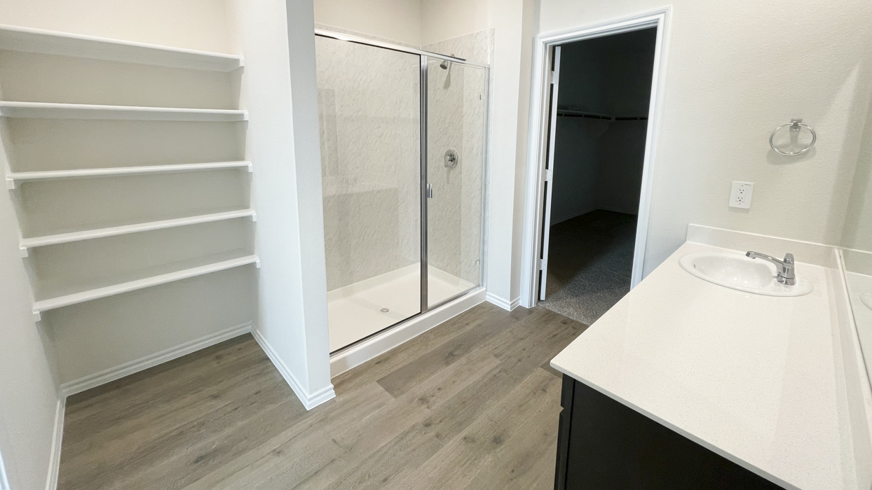 X35P Peterson Floorplan Bathroom Gallery Image - Sweetwater Springs in Sherman TX