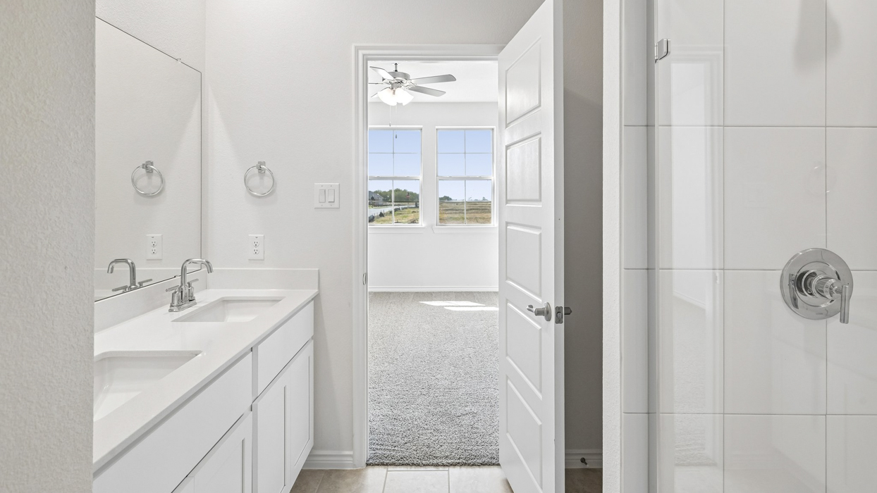 Draven Floorplan Bathroom Gallery Image - Magnolia at Legacy Hills in Celina, TX