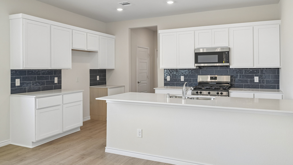 Cambridge at 2508 Pikes Peak Way, Celina, Texas: photo 2